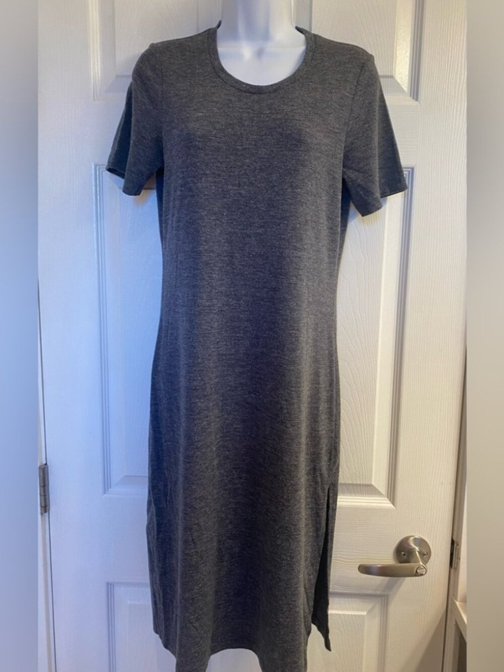 Aritzia Wilfred Free Naomi short sleeve slit dress size L